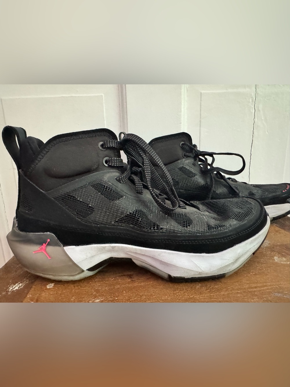 Boy’s Nike Air Jordan XXXVII Black Hot
Punch basketball shoes.